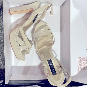 Ladies shoes Size 8.5 Cream color